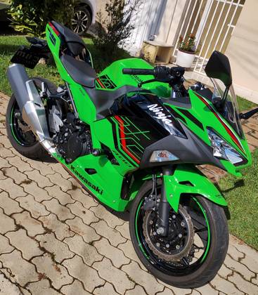 KAWASAKI NINJA 400 KRT EDITION 